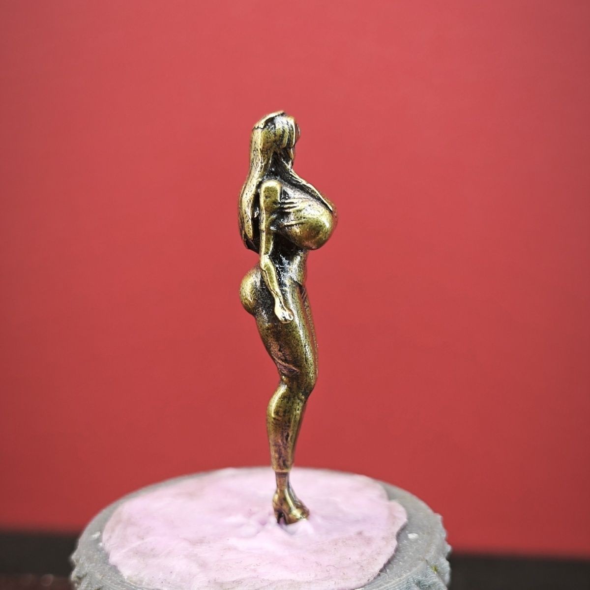 Brass 1:64 Scale Miniature Female Figure Statue 39mm Desk Decor Collectible