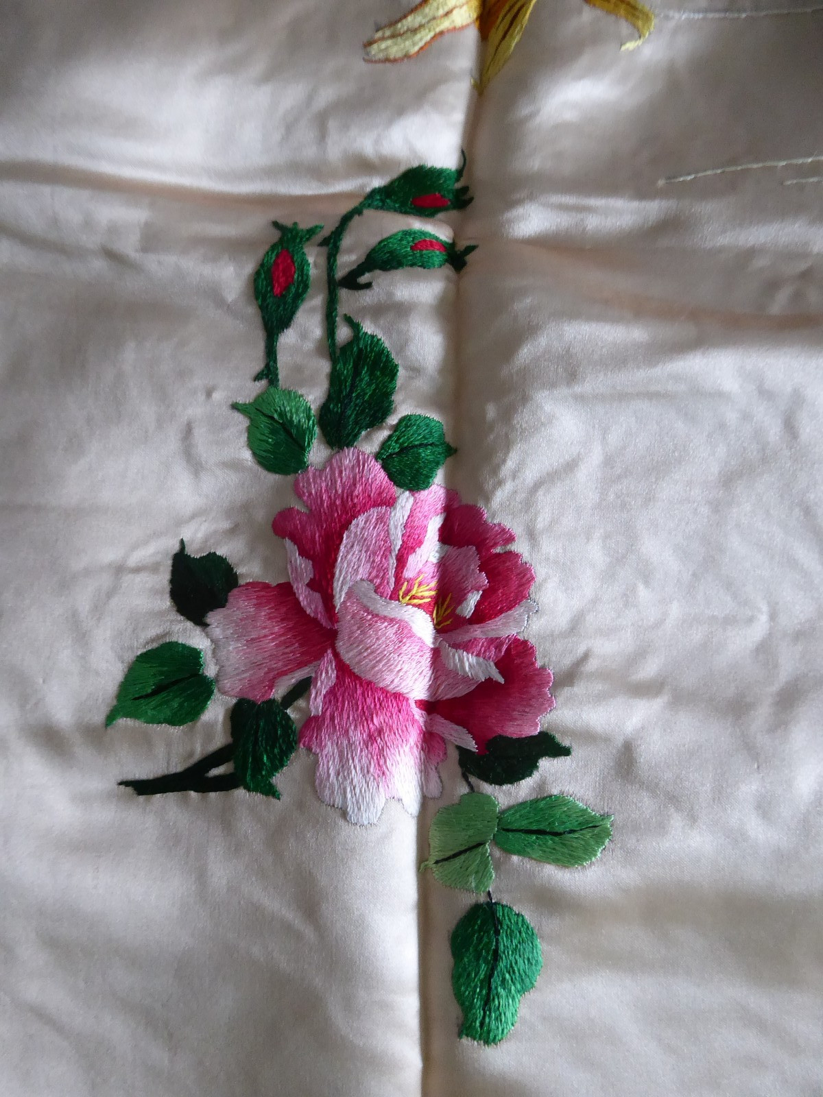 Vintage Chinese Embroidered Silk 100 Gold Fish Large Panel Bed Cover 56″x76″