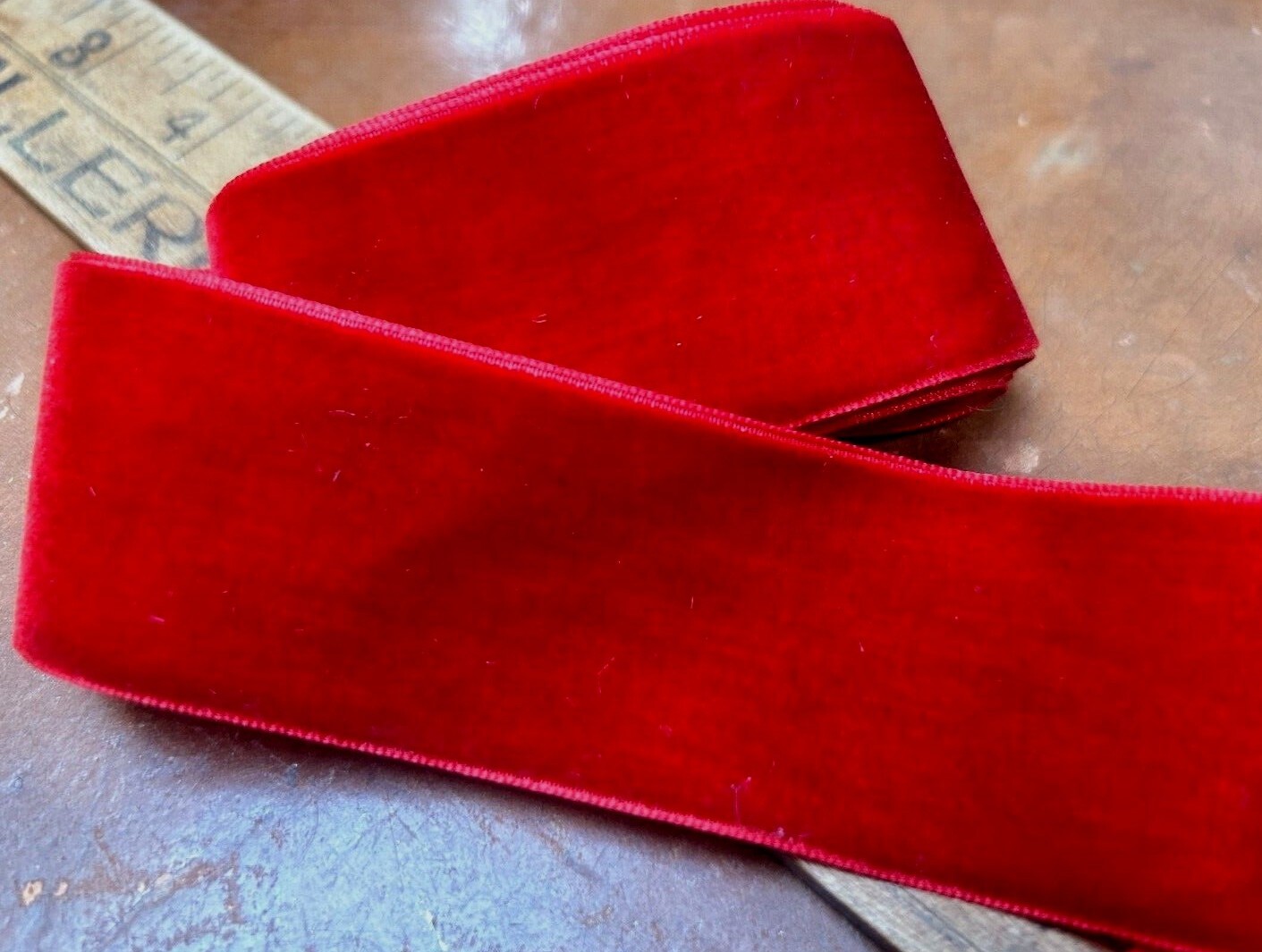 velvet ribbon single sided 1.5″ trim 39.5″pc red