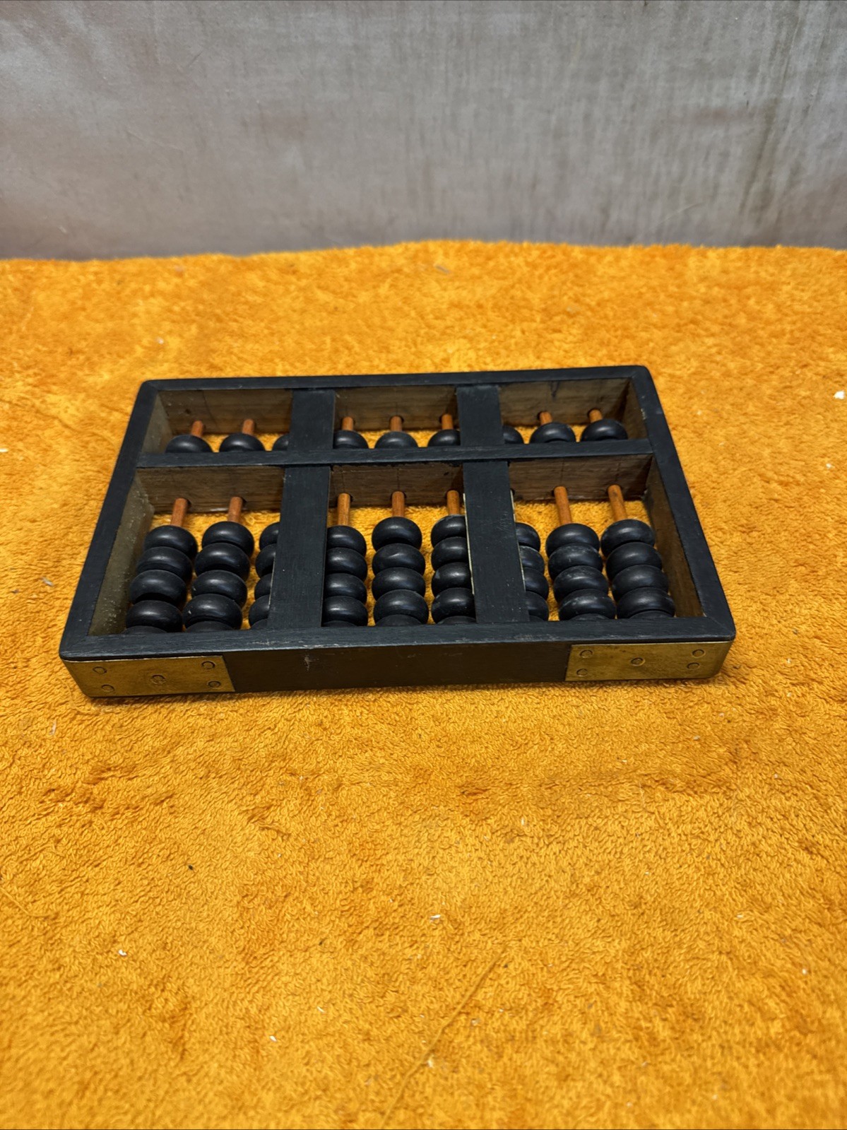 N•Vintage HOP CHOENG TAI 9 Rows, 63 Beads. Made In Hong Kong