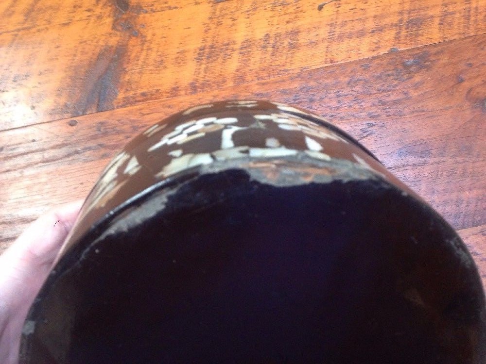 Vintage Antique Chinese Mother of Pearl Inlay Black Lacquer Wooden Round Box 7″