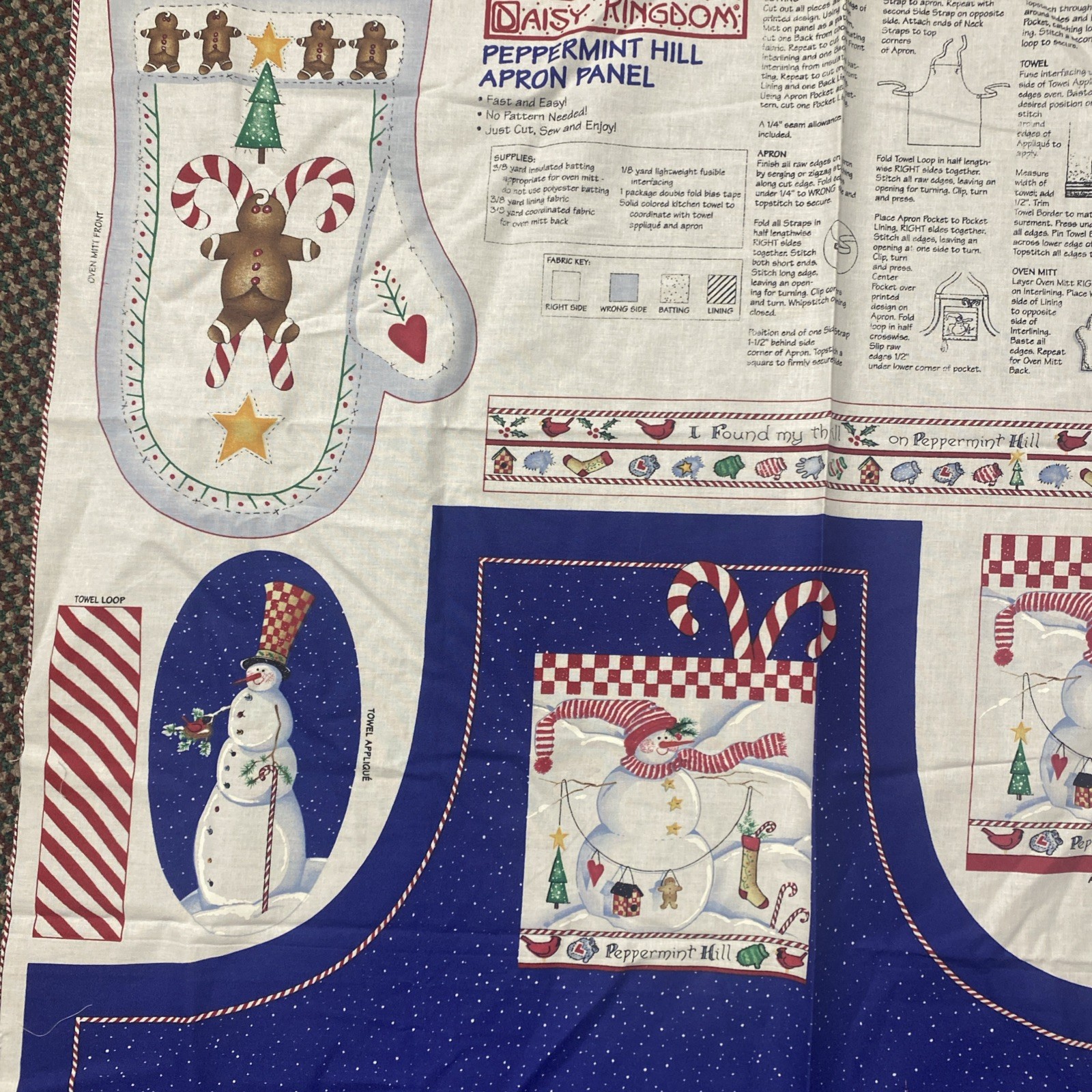 Daisy Kingdom PEPPERMINT HILL APRON MITT & TOWEL APPLIQUÉ Cut & Sew Fabric Panel