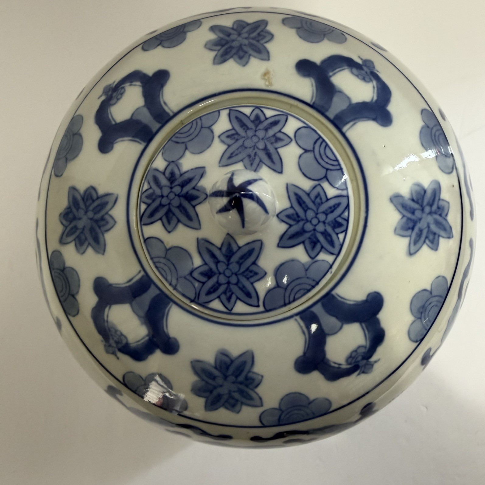 Vintage Chinese Oriental Blue&White Porcelain Floral Scroll Ginger Jar W/ Lid
