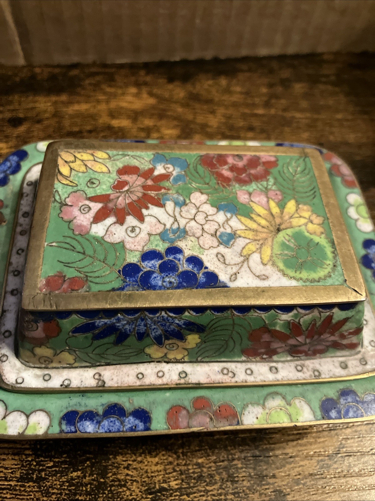 Vintage Chinese Cloisonne Enamel Brass Metal trinket or cache Box w/Lid 3.5×4.5