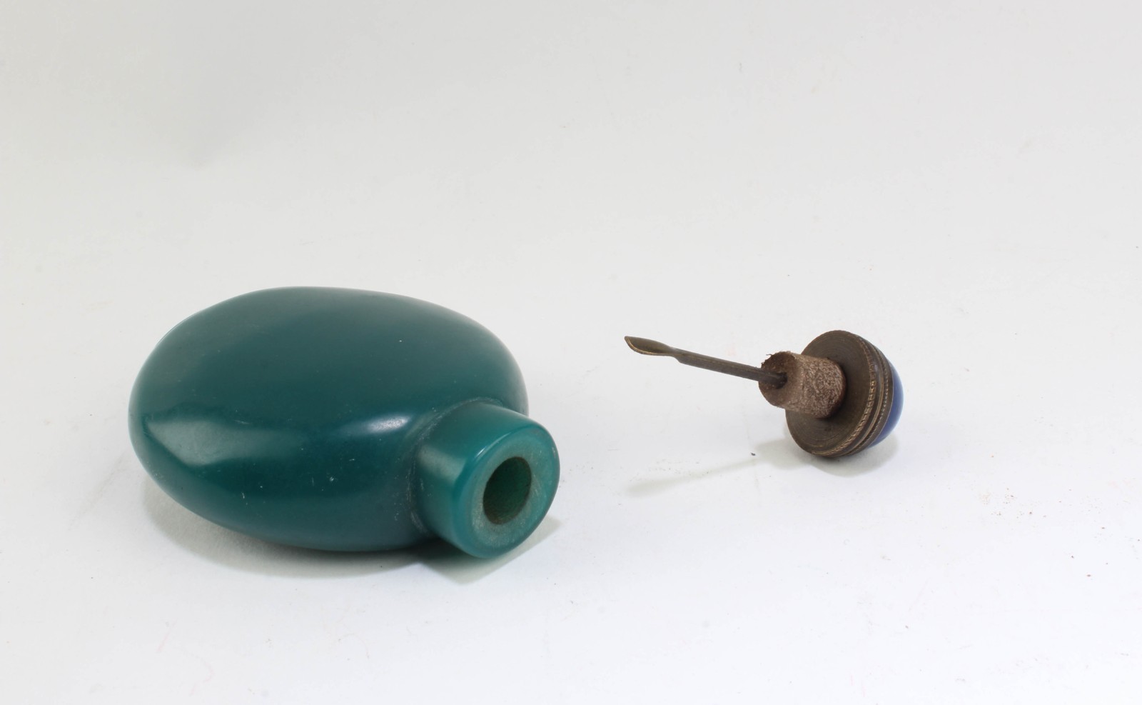 Chinese Peking Glass Snuff Bottle