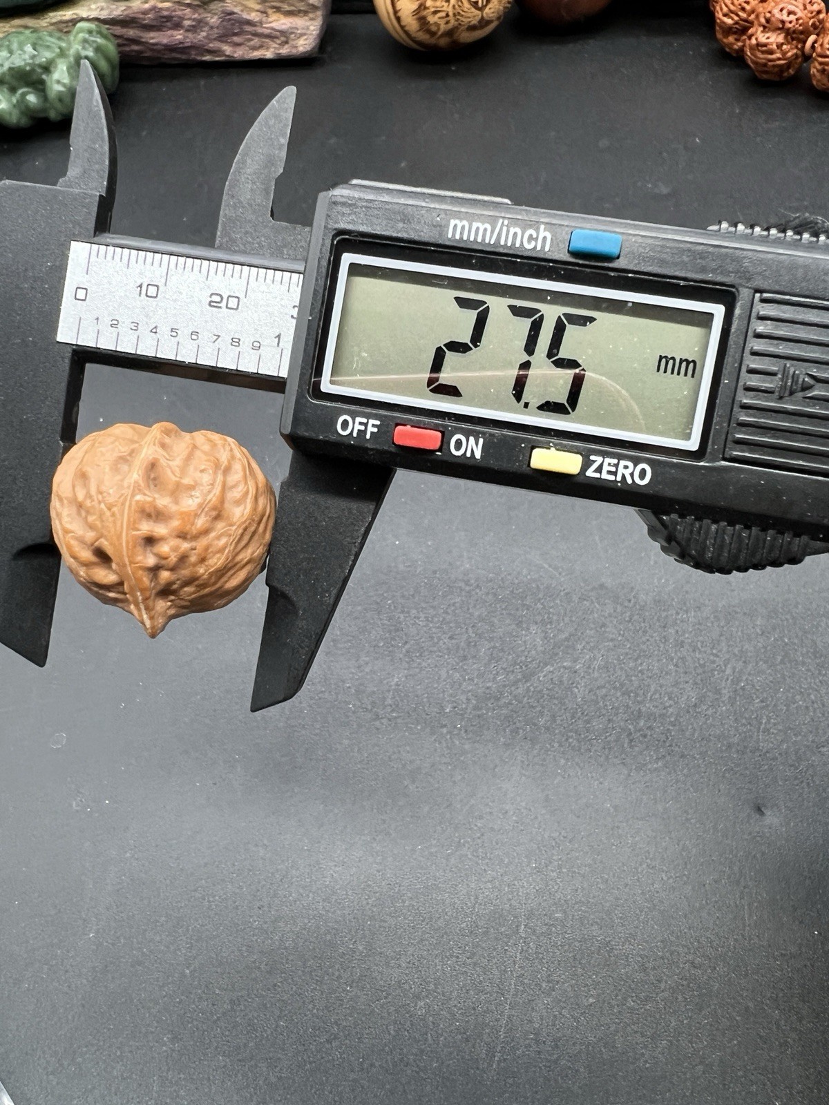 Pair of Match Chinese Health Small Walnut Collection精配文玩原装水滴💧秋子小手捻