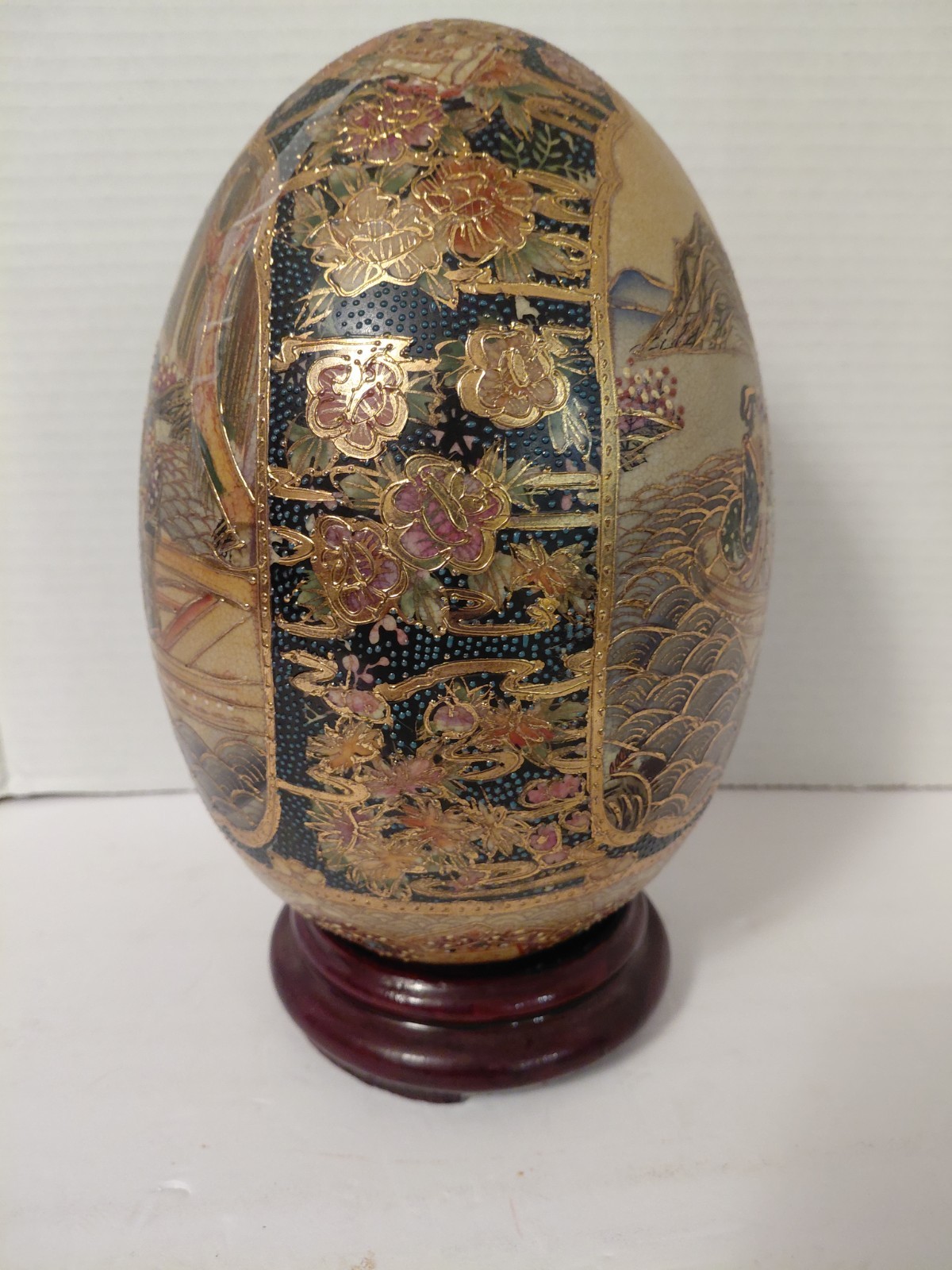 Vintage Satsuma Chinese Porcelain 14″ Asian Art Gold Gilding Egg Excellent Cond.