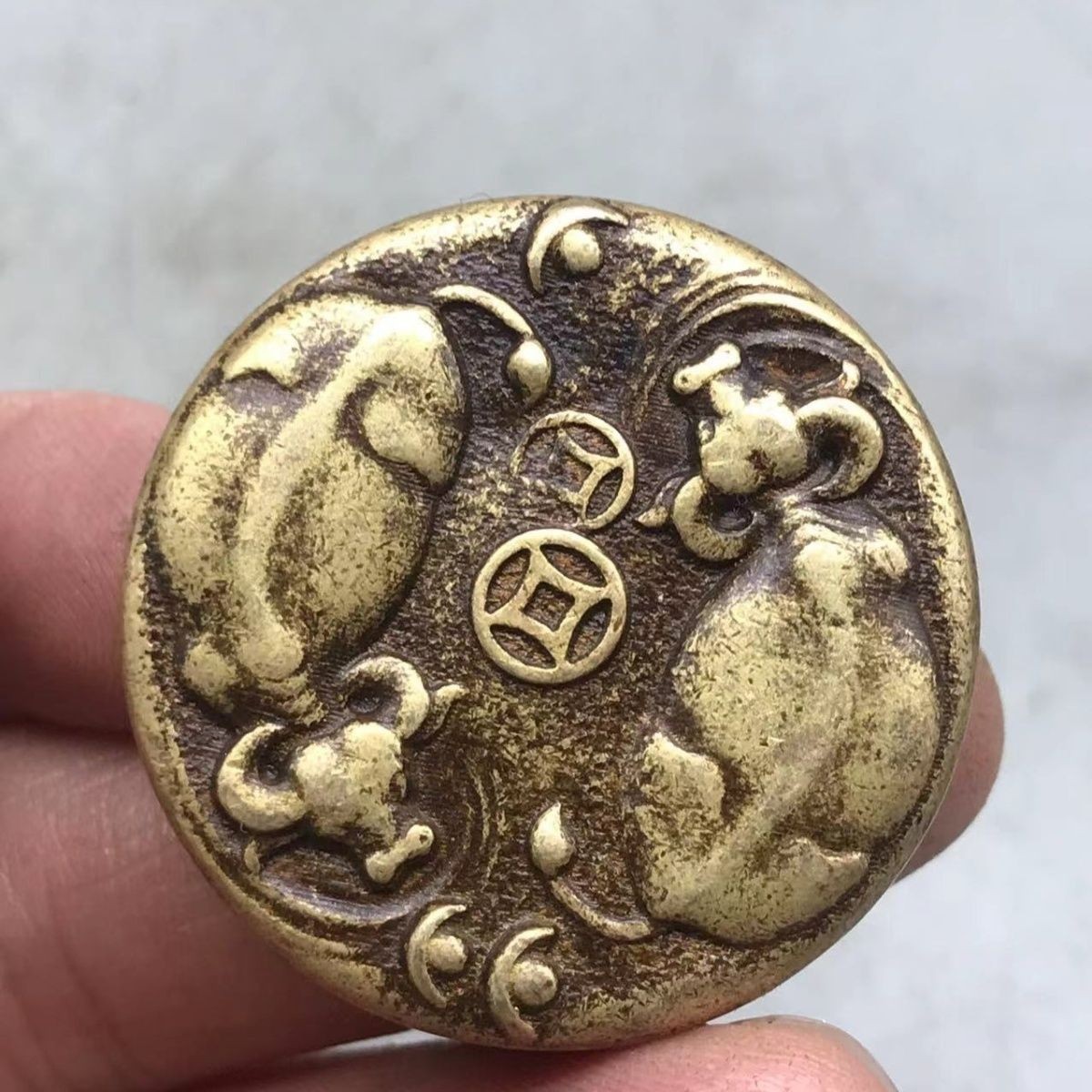 Lima Copper Paperweight Taiji Bagua Double Ox Turn Fortune Feng Shui Ornament