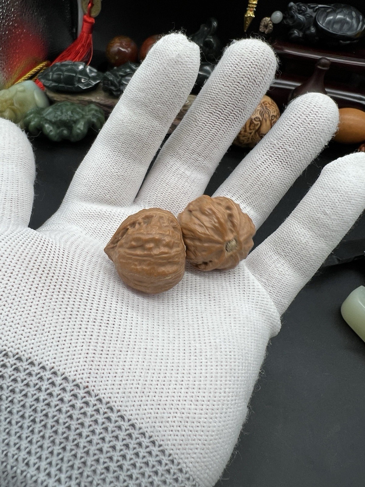 Pair of Match Chinese Health Small Walnut Collection精配文玩原装水滴💧秋子小手捻