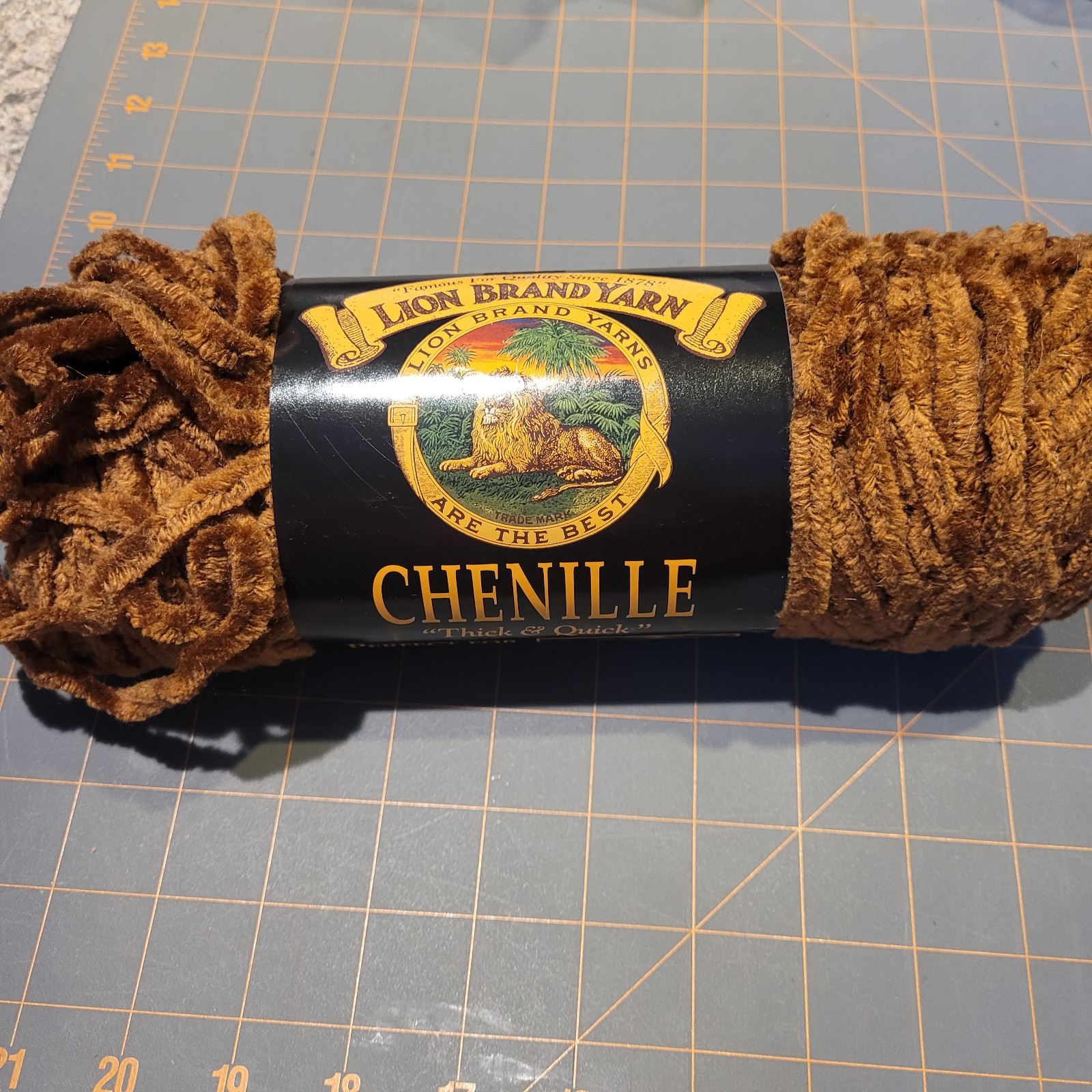 LION BRAND CHENILLE THICK & QUICK YARN SABLE MADE IN USA LOT OF 3 FREE SHIP