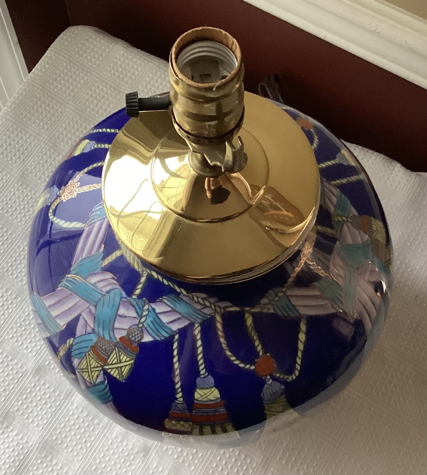 VTG Chinese Cobalt Blue Porcelain Vase Lamp Hand Painted Tassels Ribbons, 16.75”