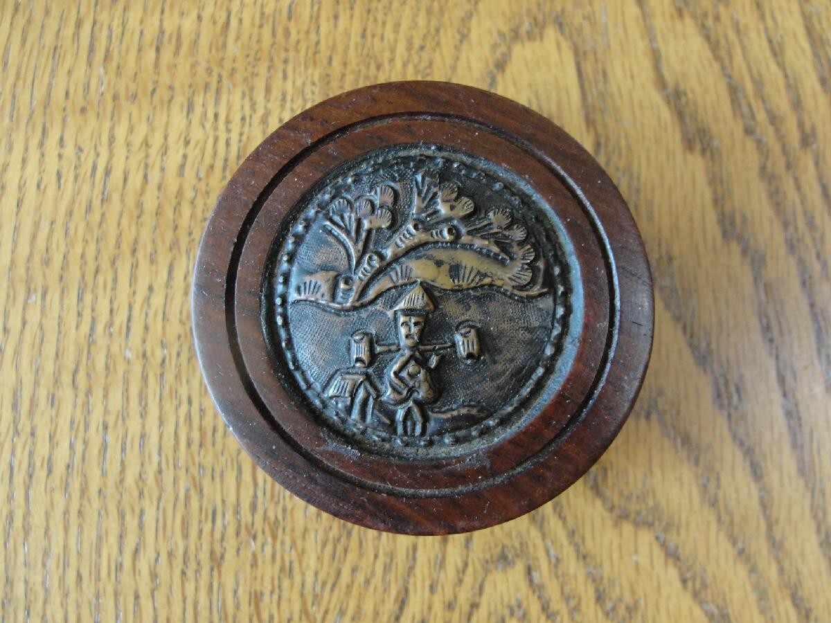 Chinese Zodiac Astrological Calendar Compass 2 1/4″