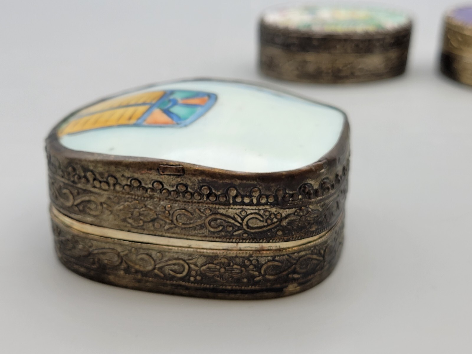 Three Chinese porcelain lid sliver trinket box
