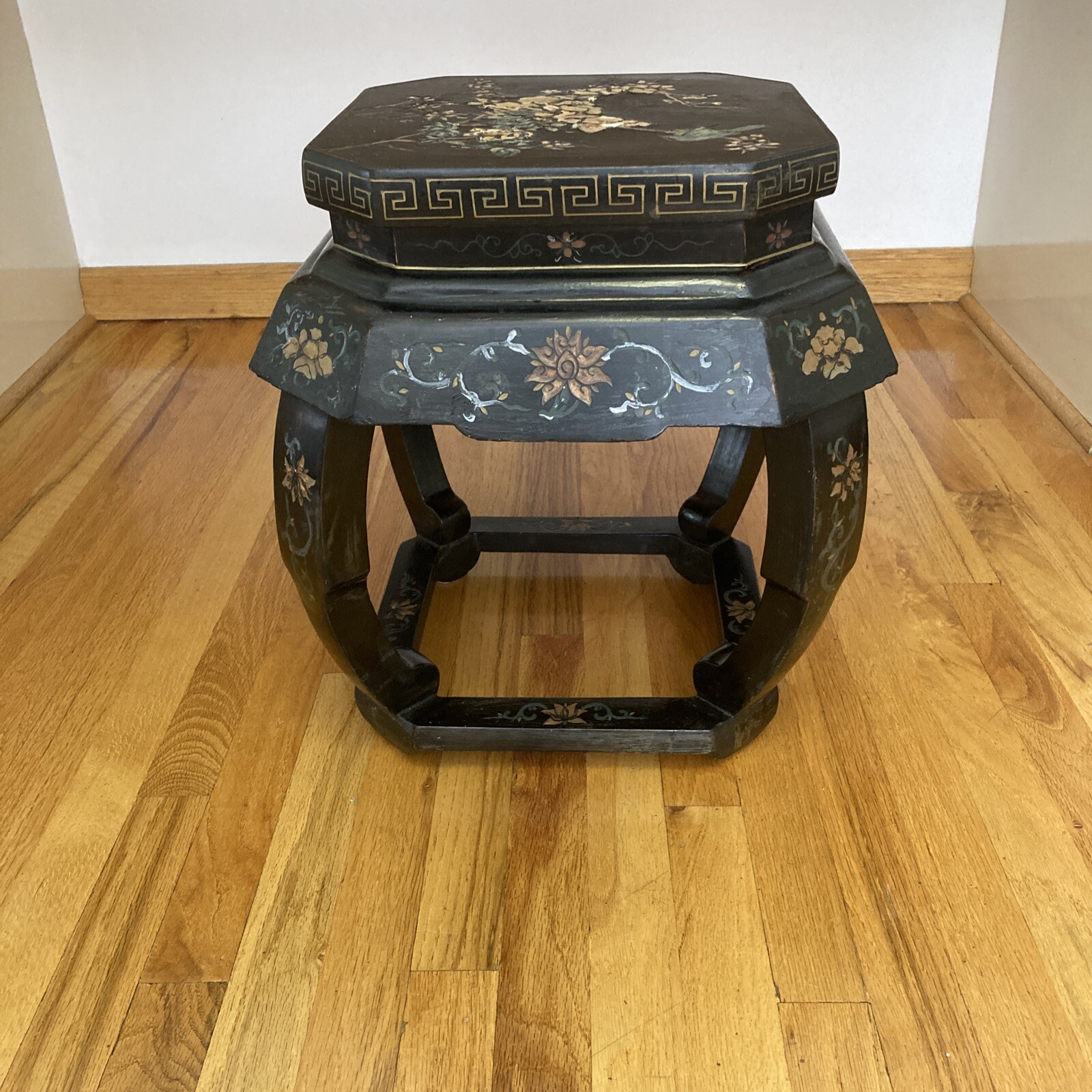 Vintage Chinese Wood Stool / Side Table / Plant Stand 18” In Height
