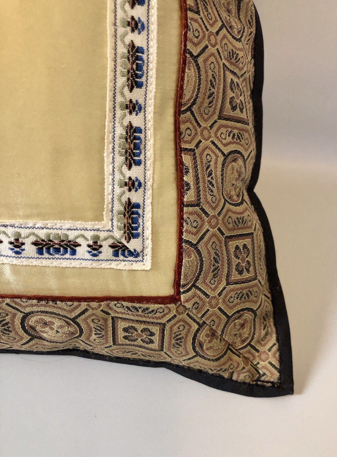 Vtg PEKING CHINESE HAND EMBROIDERED SILK FLORAL PILLOW 11”x9.5” Yellow