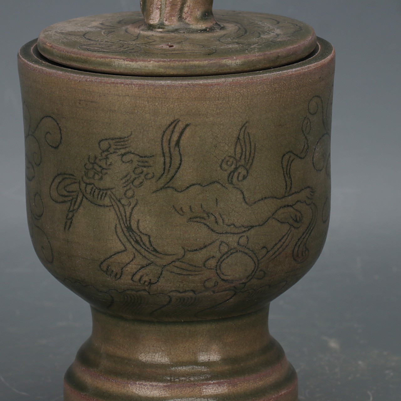 7.8″ China Song Yue Kiln Porcelain Carve Foo Fu Dog Lion Lid Pot