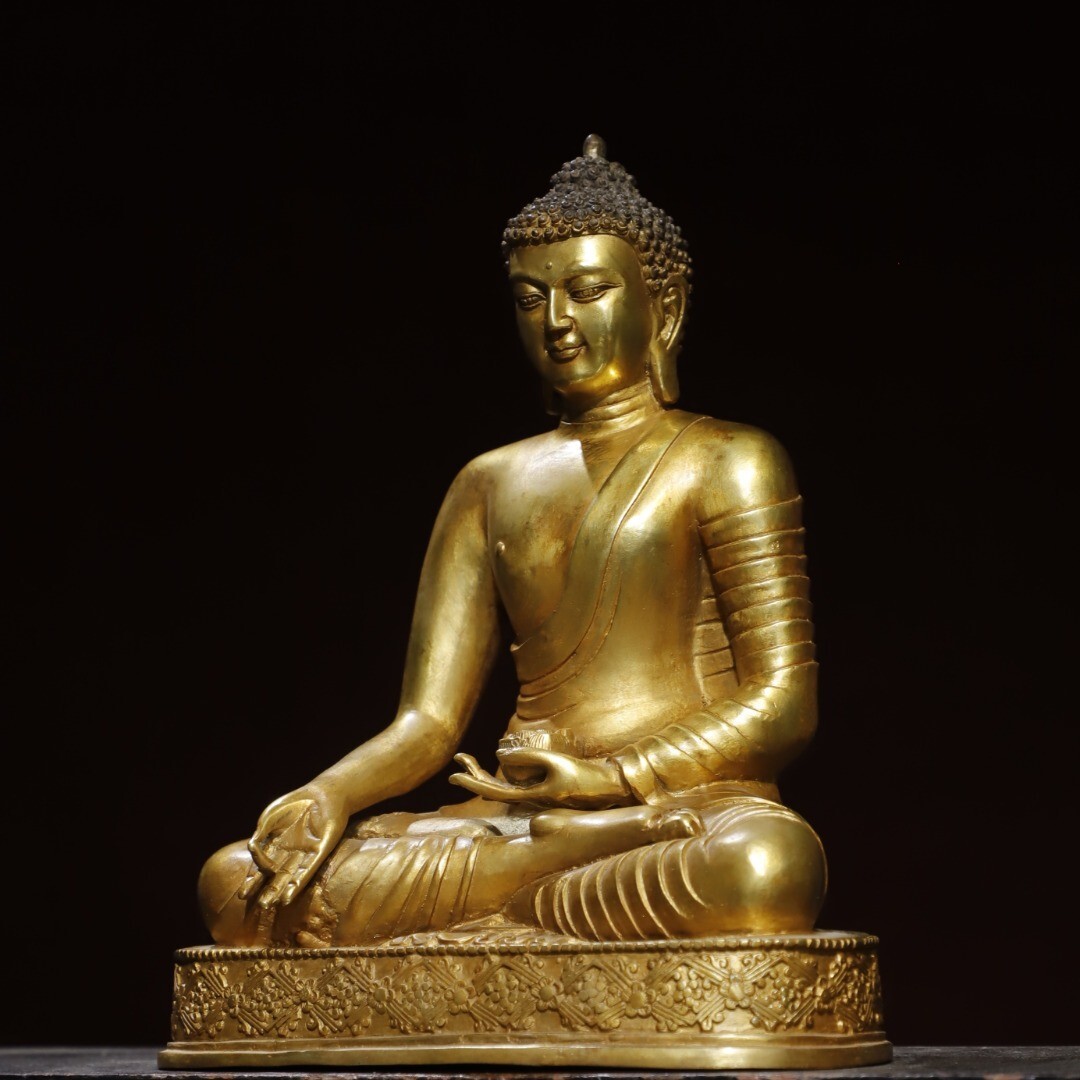 Bronze gilded statue of Amitabha Buddha