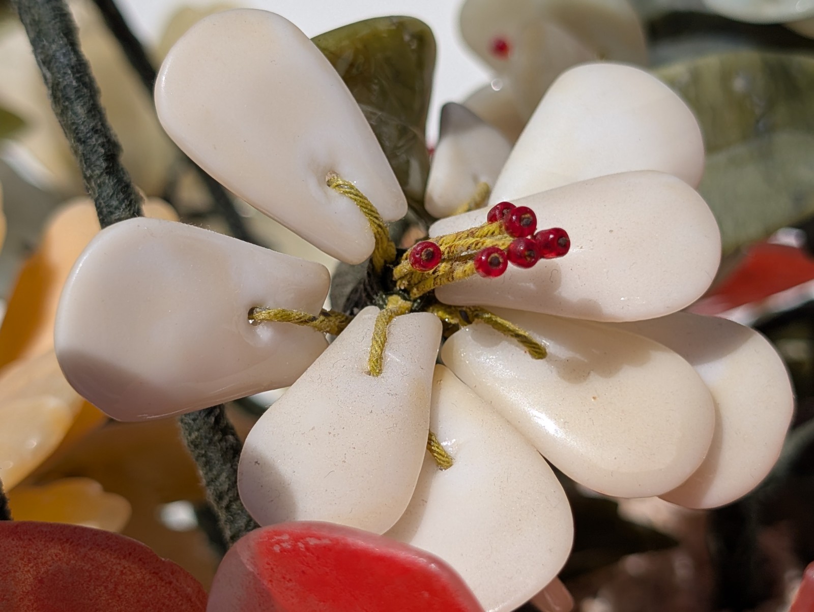 Vtg 1960’s Chinese Export Jade, Jadeite, Agate, Carnelian & Quartz Bonsai Tree