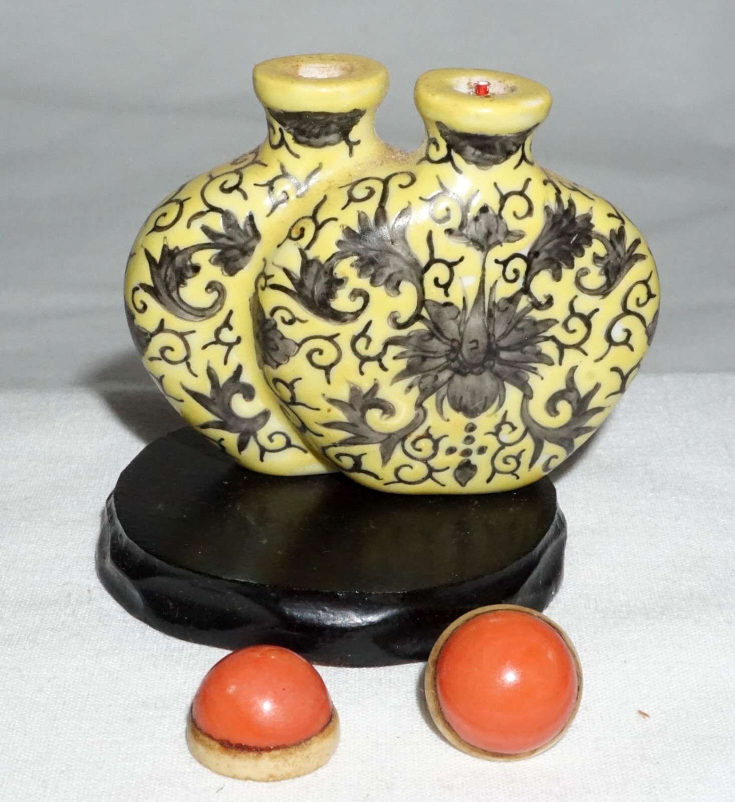Antique Chinese Porcelain Snuff Bottle Floral on Yellow Ground Qianlong (LLA)