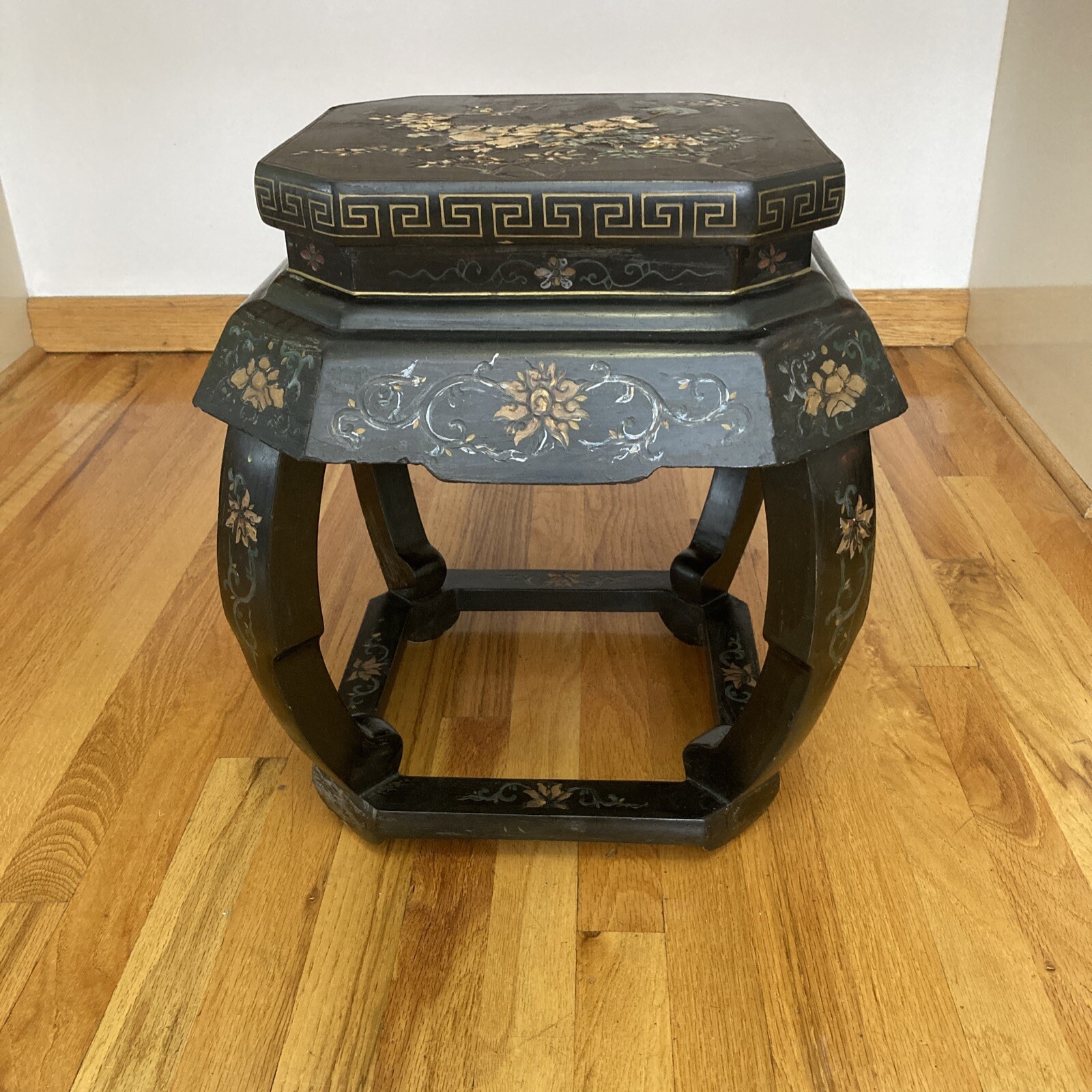Vintage Chinese Wood Stool / Side Table / Plant Stand 18” In Height