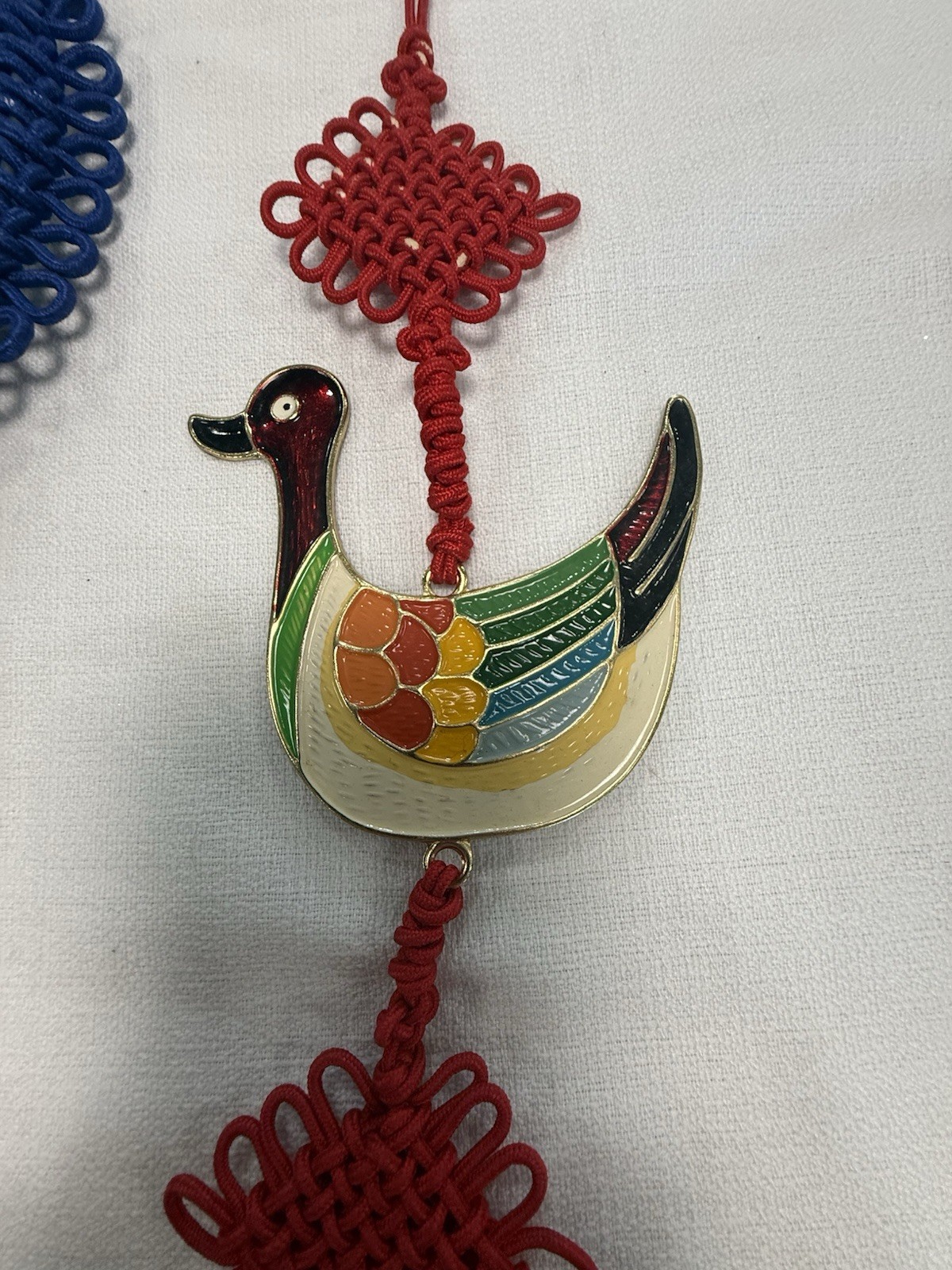 3 CHINESE LUCKY KNOTS WALL HANGING WITH SILK CORD, TASSEL METAL/TIN Duck Crane
