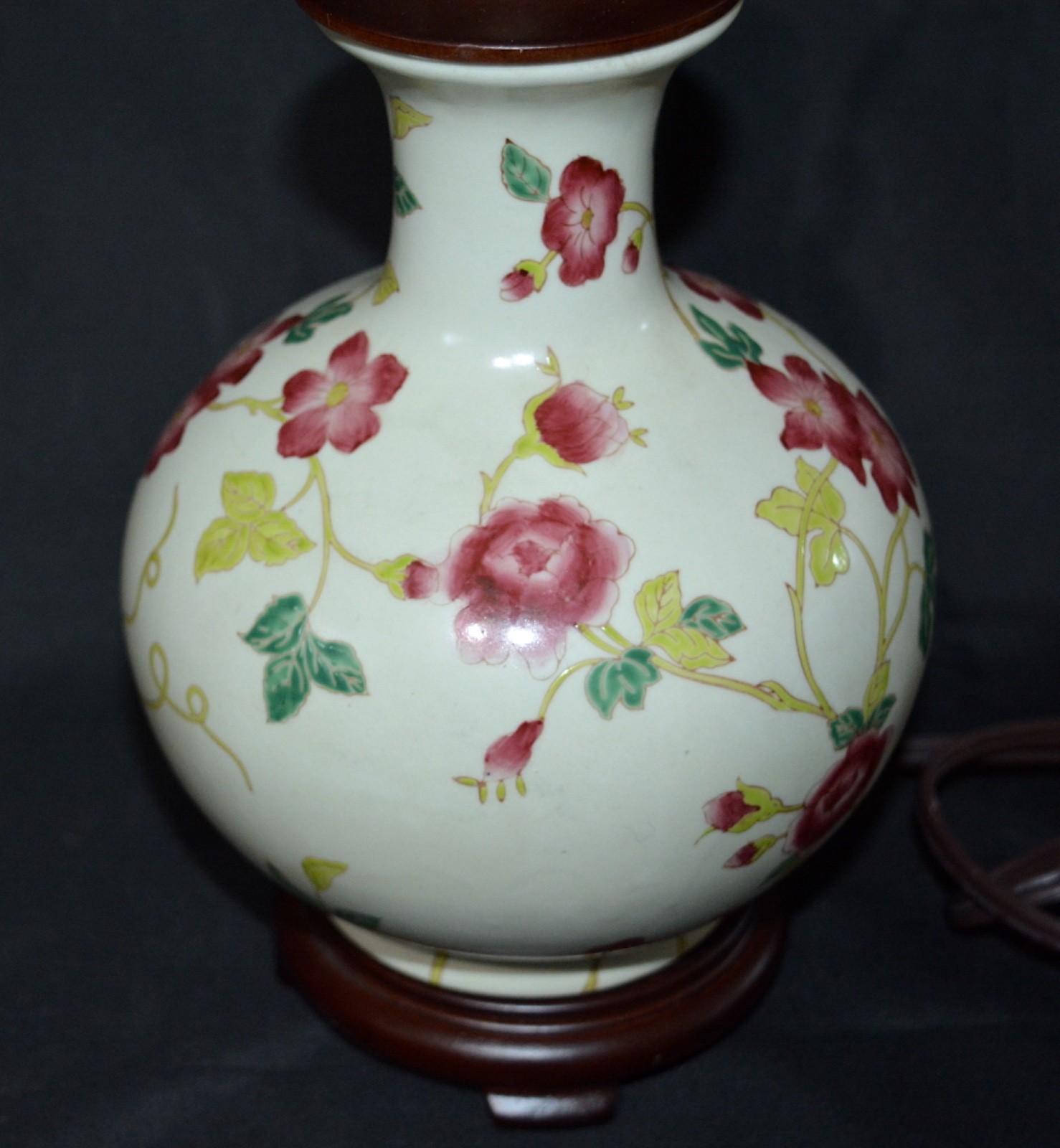 VTG Chinoiserie Chinese Porcelain Table Lamp Hand Painted Floral Vase Wood Base