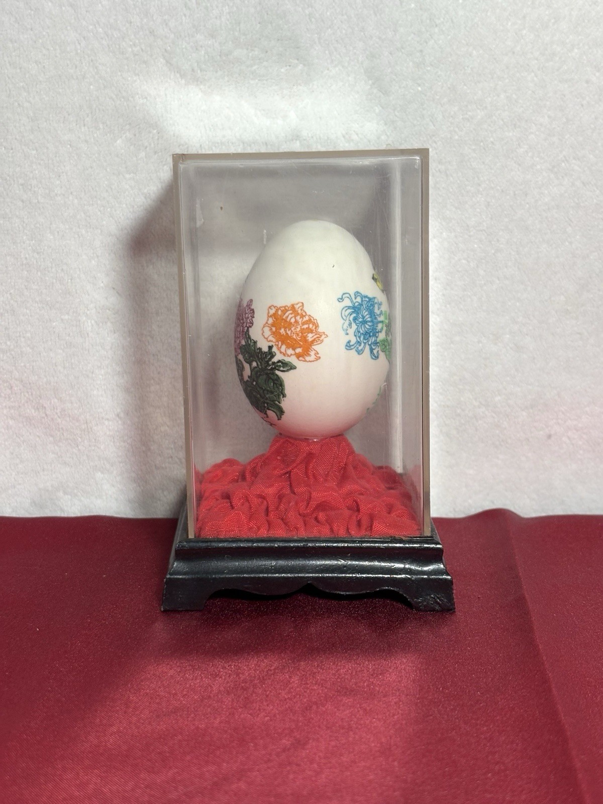 Vintage Chinese Hand Painted Egg Flowers Birds In Display Case 4.5” Tall