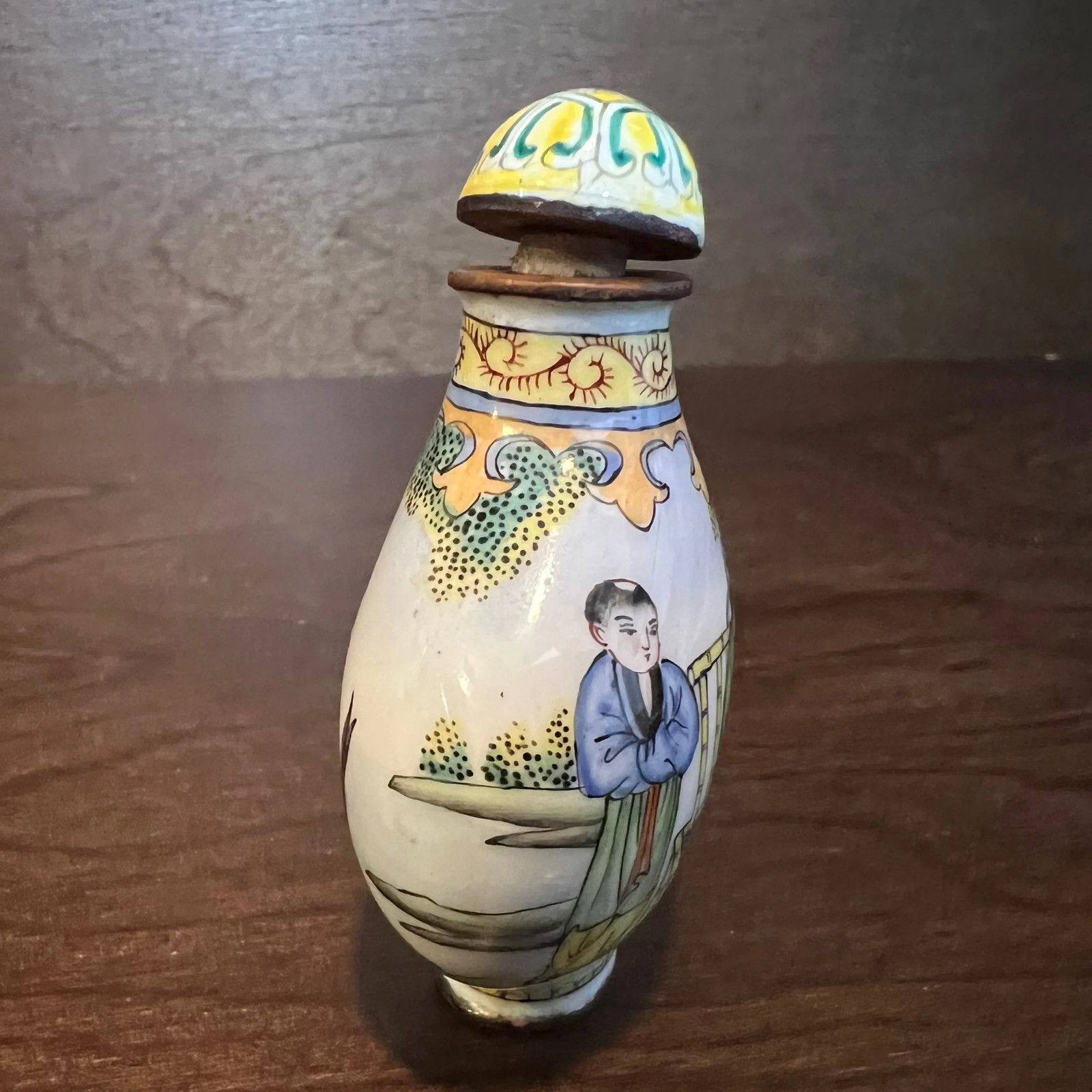 Canton Enamel Snuff Bottle