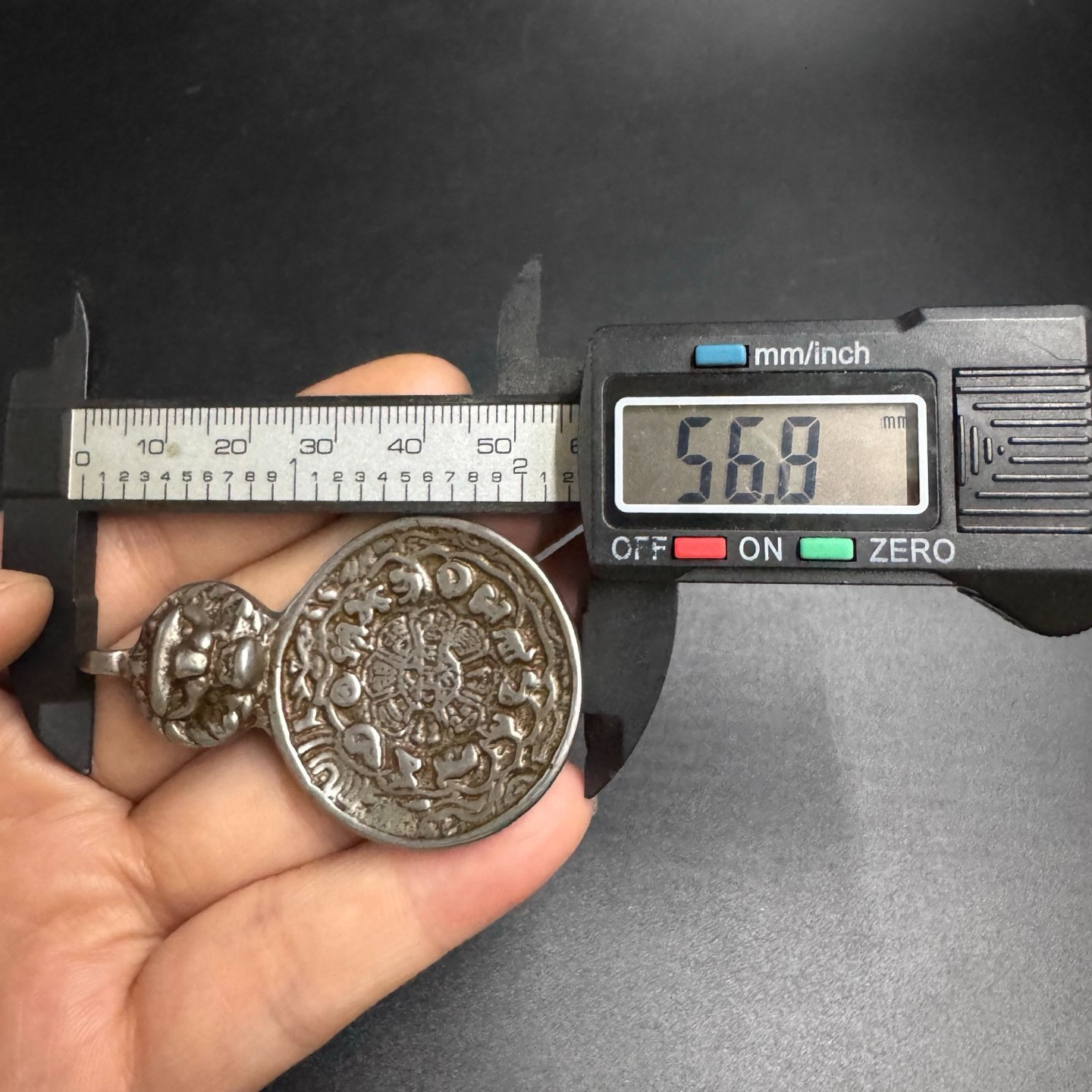 Iron Tibetan Snow Lion Kalachakra Mantra Pendant Buddhist Protection Lucky Amule