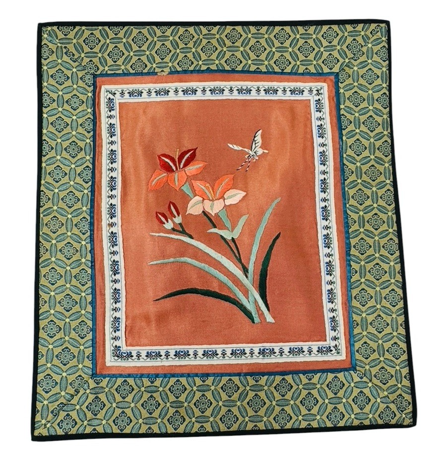 5 COLORFUL SILK PLACE MATS W/FLORAL EMBROIDERY, MADE IN CHINA, 11″ X 10″
