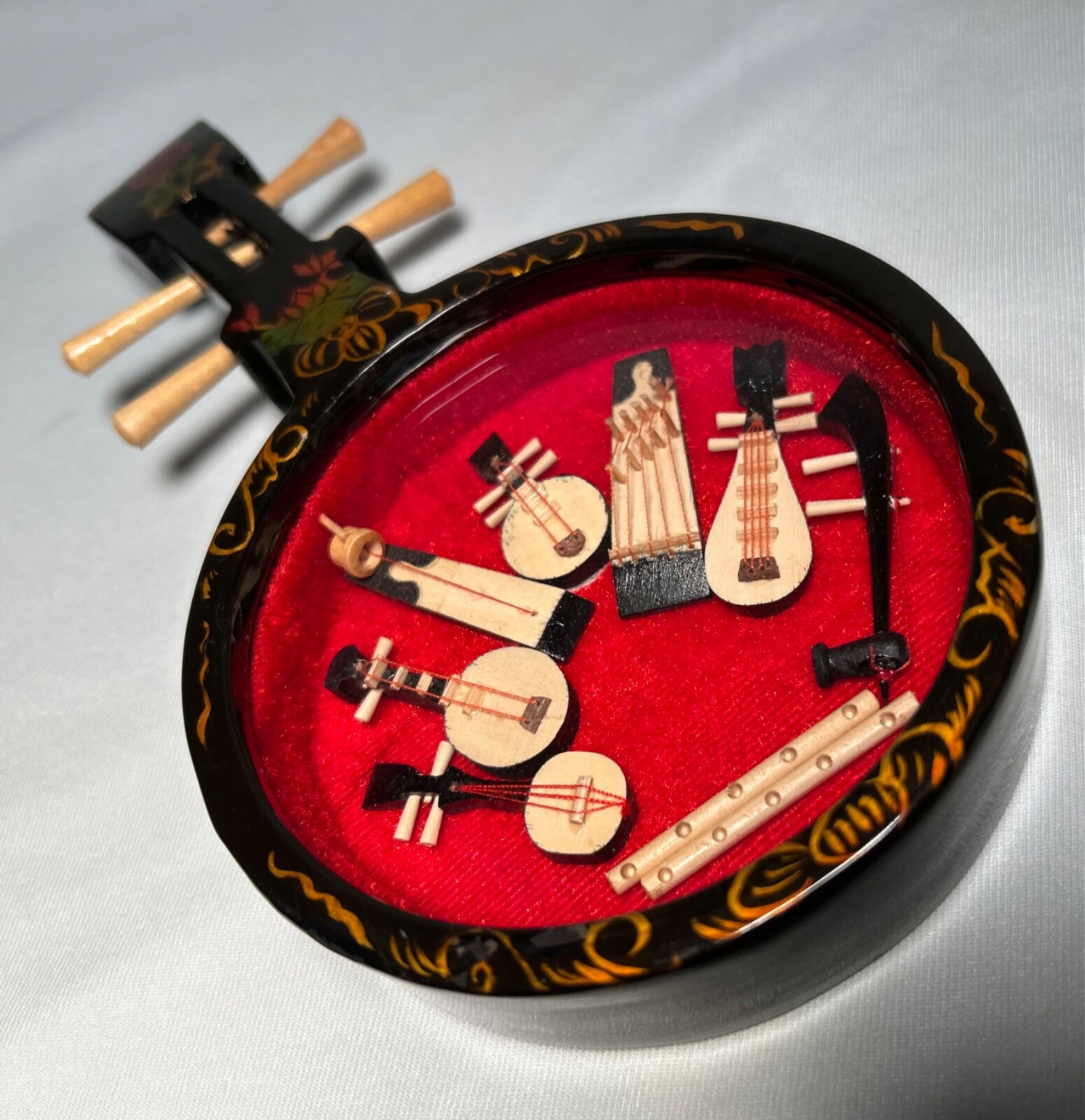 Chinese Black Lacquer Ruin-Shaped Shadow Box 8 Miniature Instruments 8.25″ READ