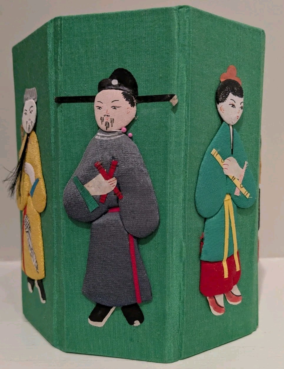 CHINESE 8 IMMORTALS -OCTAGONAL COLLAPSIBLE SILK BOX