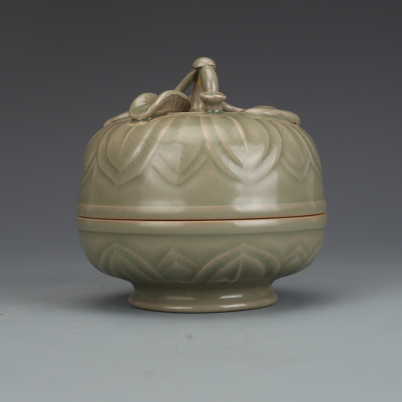 4.5″ China Yue Kiln Secret Color Glaze Porcelain Lotus Flower Lid Box