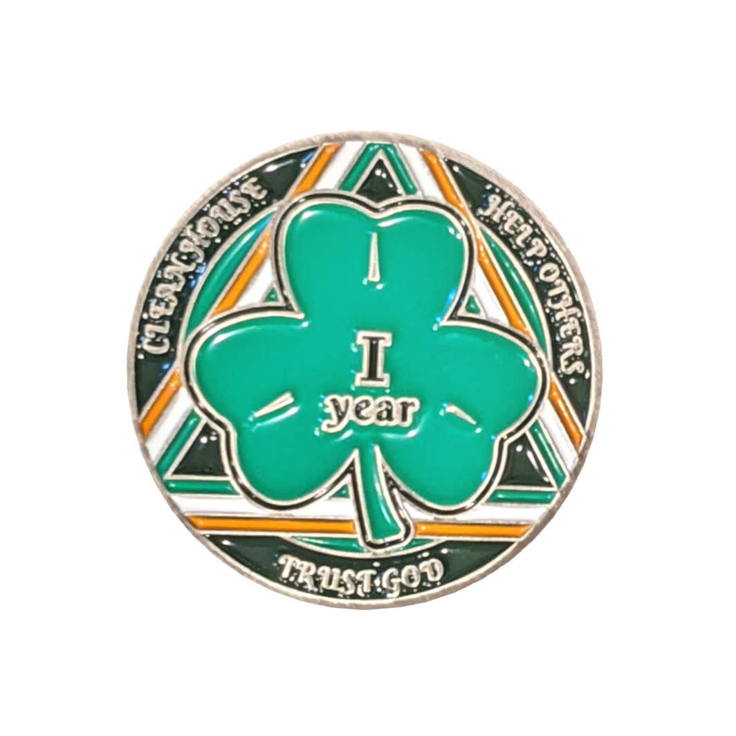 Green Shamrock Recovery Medallion – years 1-50 Serenity Prayer in Gaelic on rear