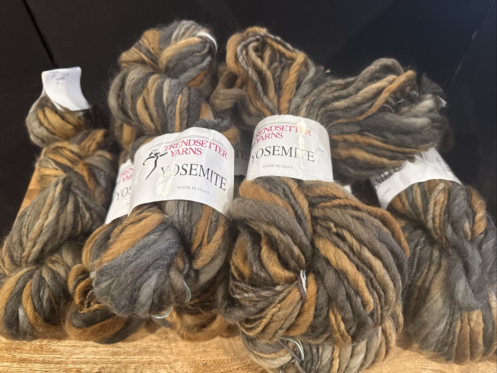 Trendsetter Yosemite Yarn Lot 7 Italian wool blend Brown Gray color 271