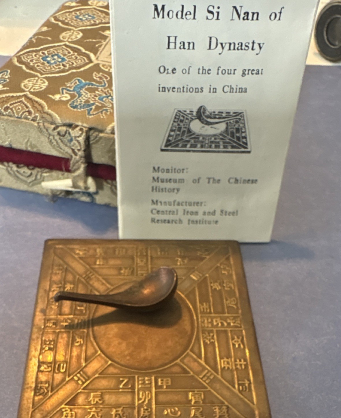 Model Si Nan Han Dynasty Chinese Compass Replica Collectible with Box