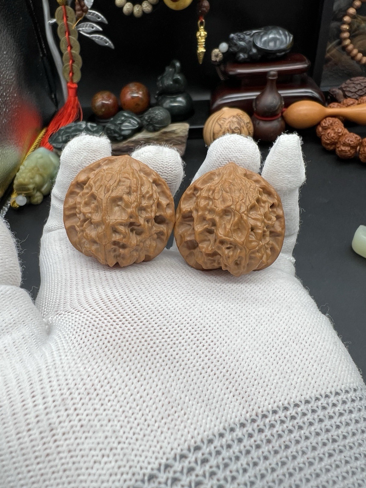 Pair of Match Chinese Health Walnut 38×37×36mm 精配文玩核桃～刀子狮子头