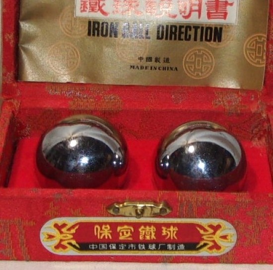 CHINESE IRON BALL DIRECTION CHIMING STRESS MEDITATION SET – RED CASE –