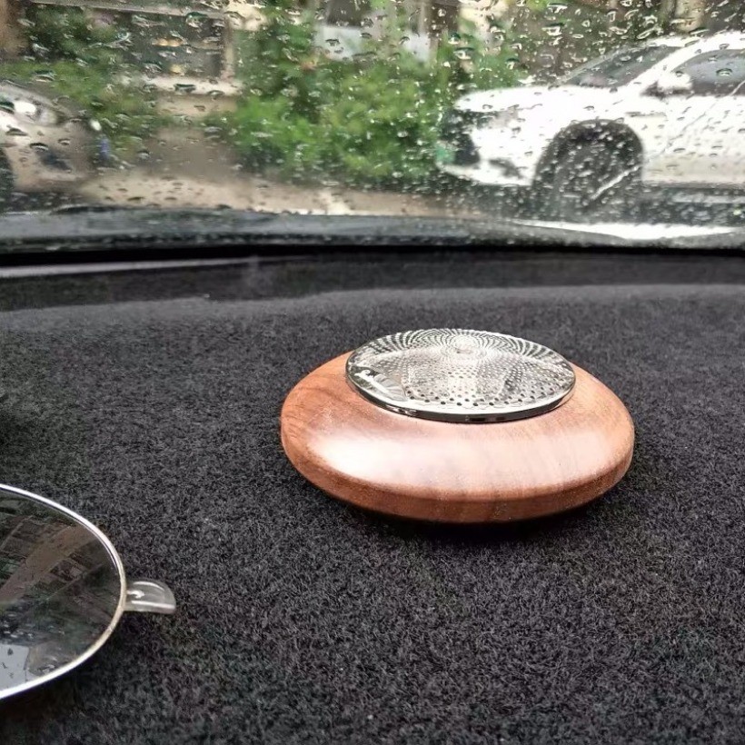 Walnut Wood Car Aromatherapy Holder 9×3cm Magnetic Lid No Fragrance Included