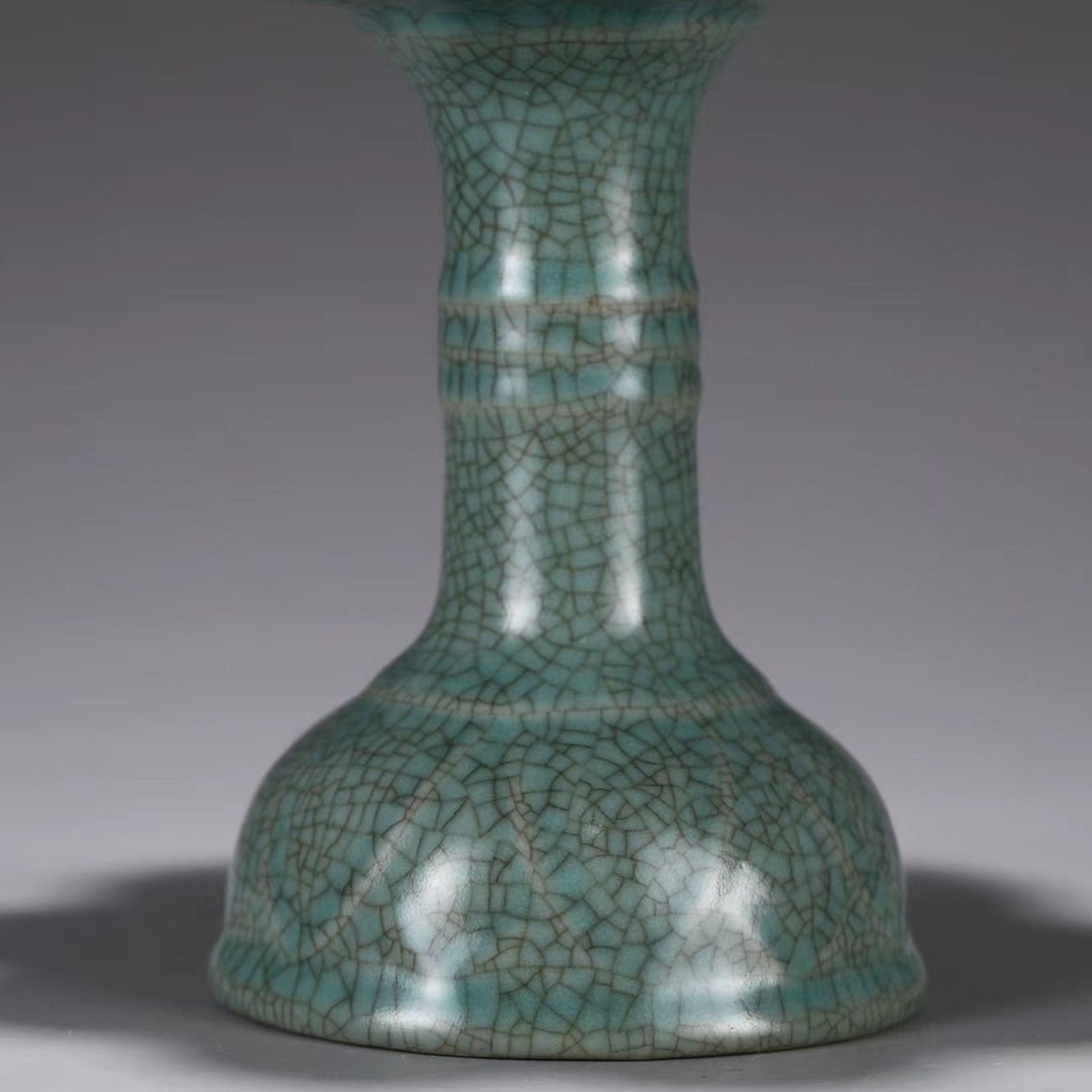 A Ru Kiln Lamp Holder. Comes with a box
