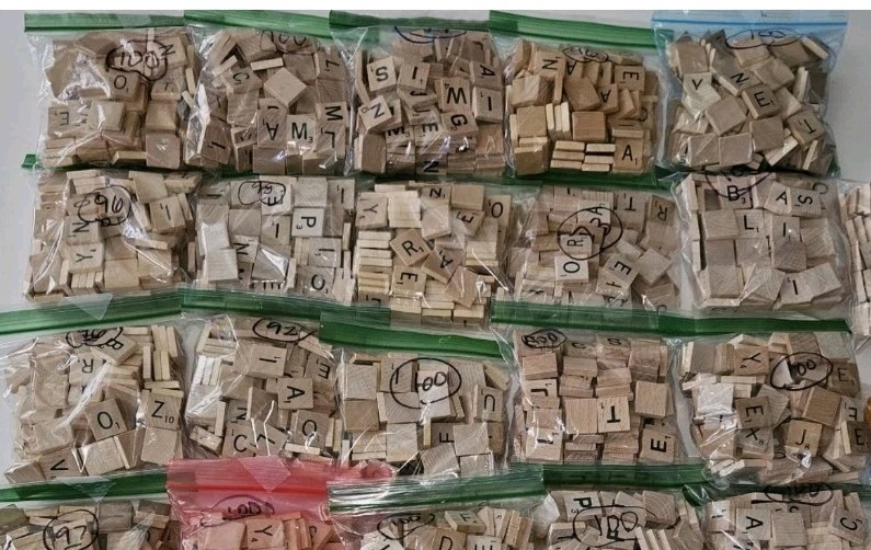 Lot of 1800 VINTAGE Scrabble Wooden Game Letter Tiles Craft Jewelry FREE Ship