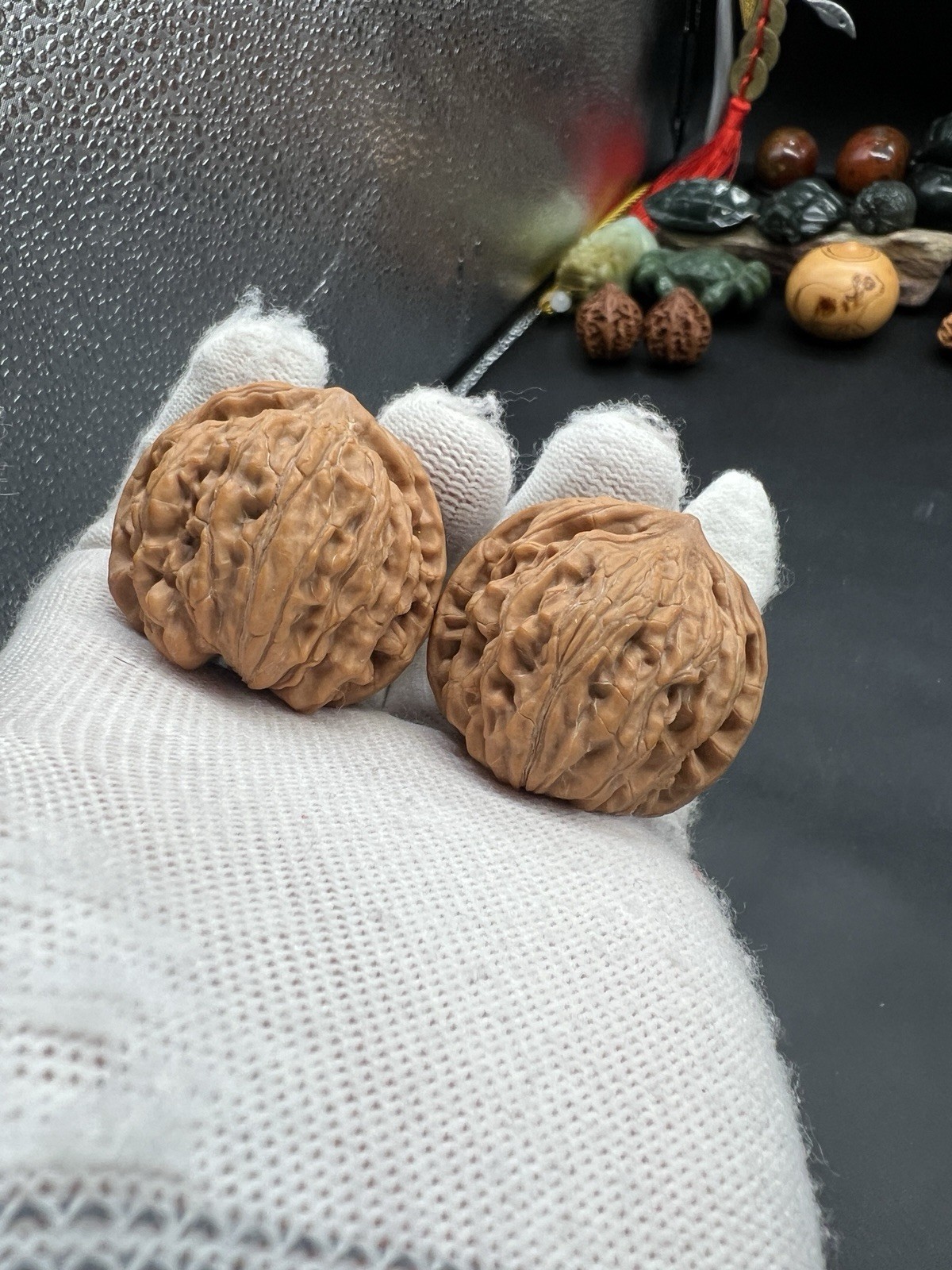 Pair of Match Chinese Health Walnut 40×38.5×36mm 精配文玩核桃～玉龙🐉粗筋狮子头