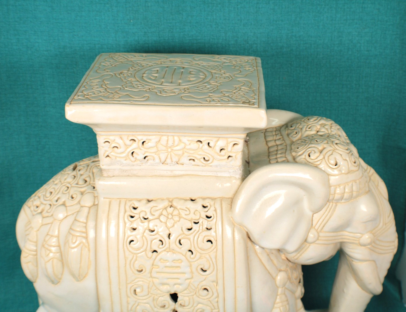 Mid Century Asian Style Ceramic Elephant Plant Stand Beige/ Off -White