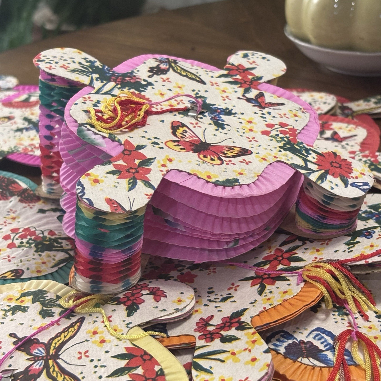 11 Vintage Chinese Paper Garden Lanterns colorful 4” w/ Tassels butterfly flower