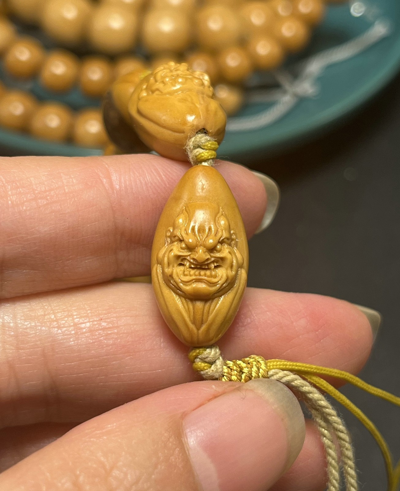 China Olive Dentoliva 10PCS Mini Small Beads Relief Carving Evil Monk Bracelet