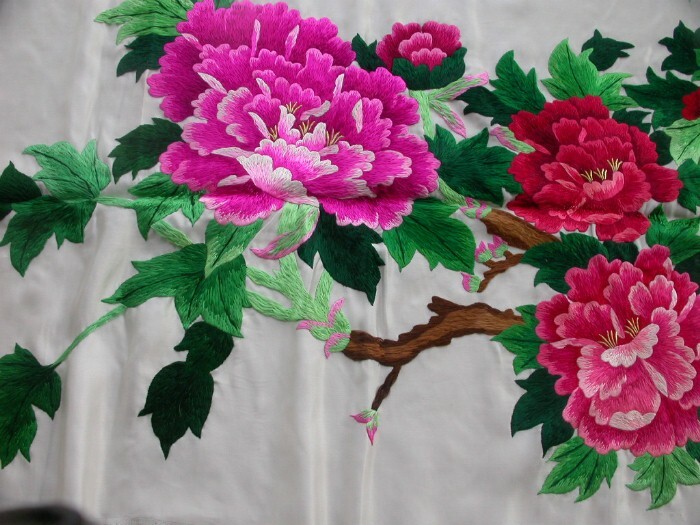Chinese 100% hand embroideried silk Xiang (hunan) embroidery art:Peony 153cm