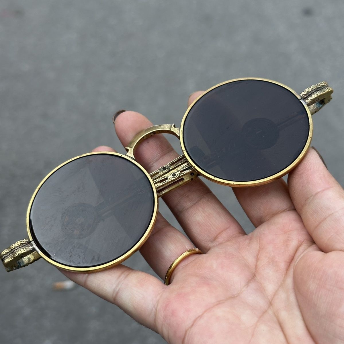 Vintage Punk Solid Copper Frame Crystal Stone Round Sunglasses Eyewear