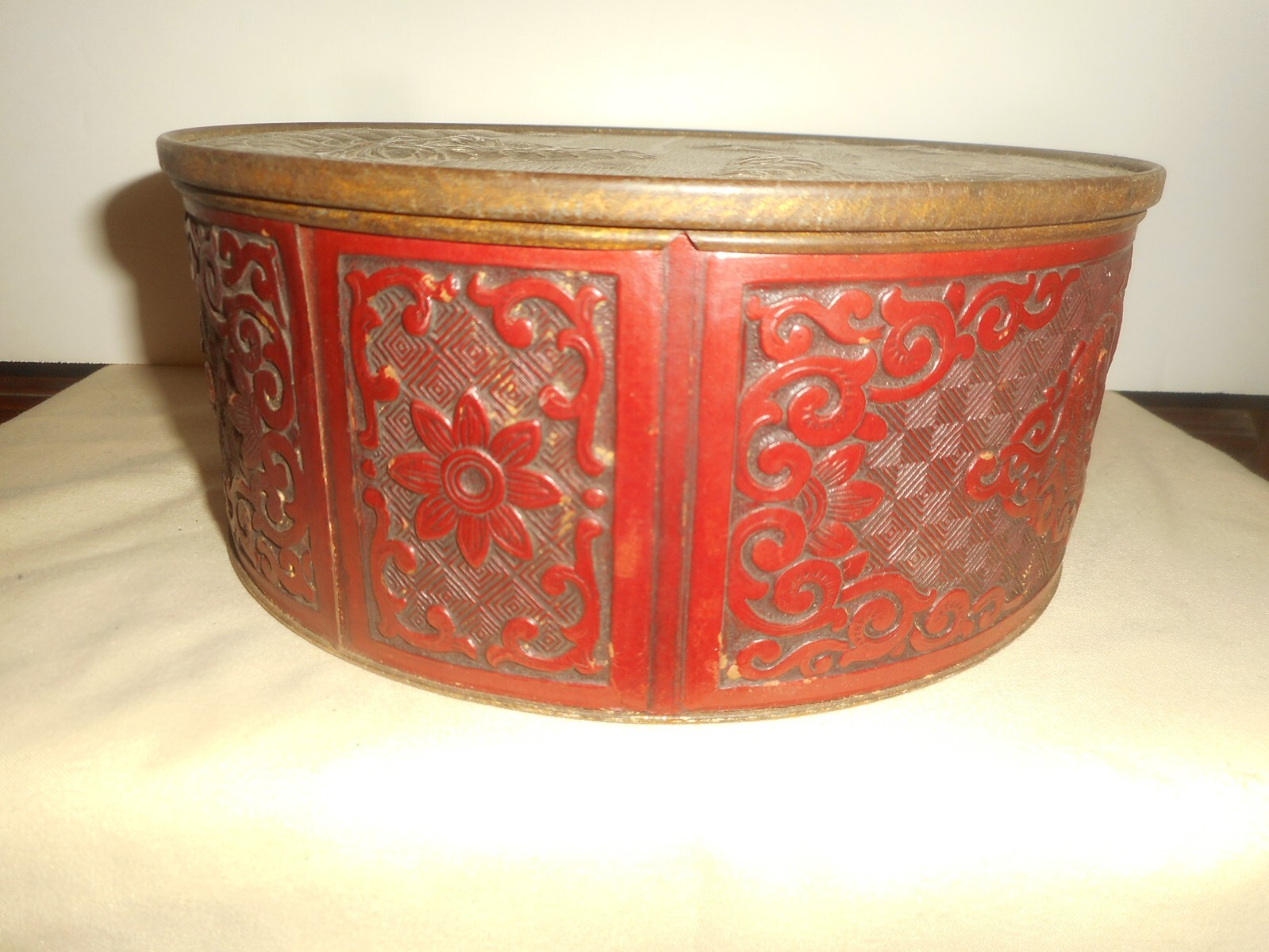 Vintage CHINESE DRAGON Silver Metal Repousse Tin Box Top Cinnabar Style Wrapper