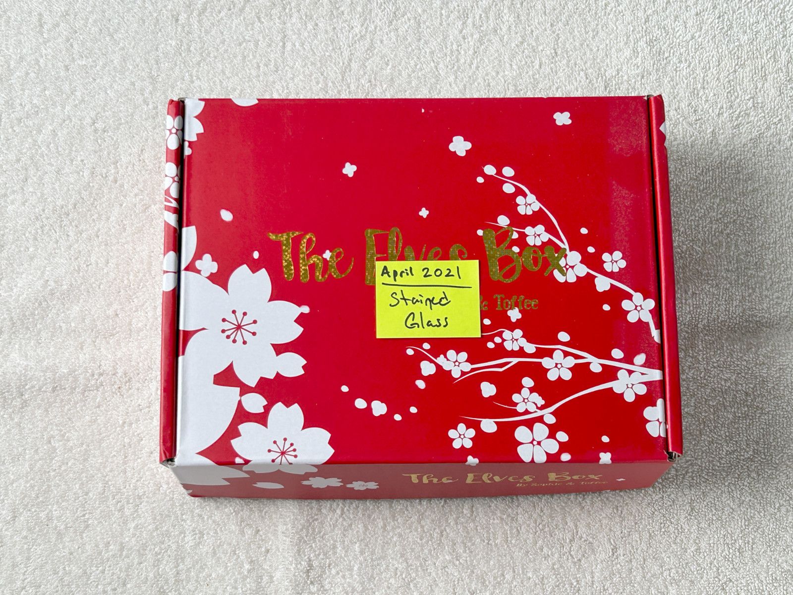 Sophie and Toffee Elves Box – Stained Glass