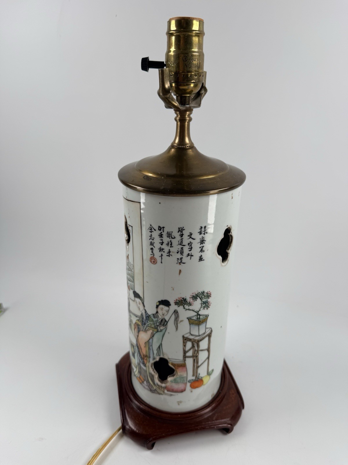 Vintage Chinese Porcelain Hat Stand Vase Lamp
